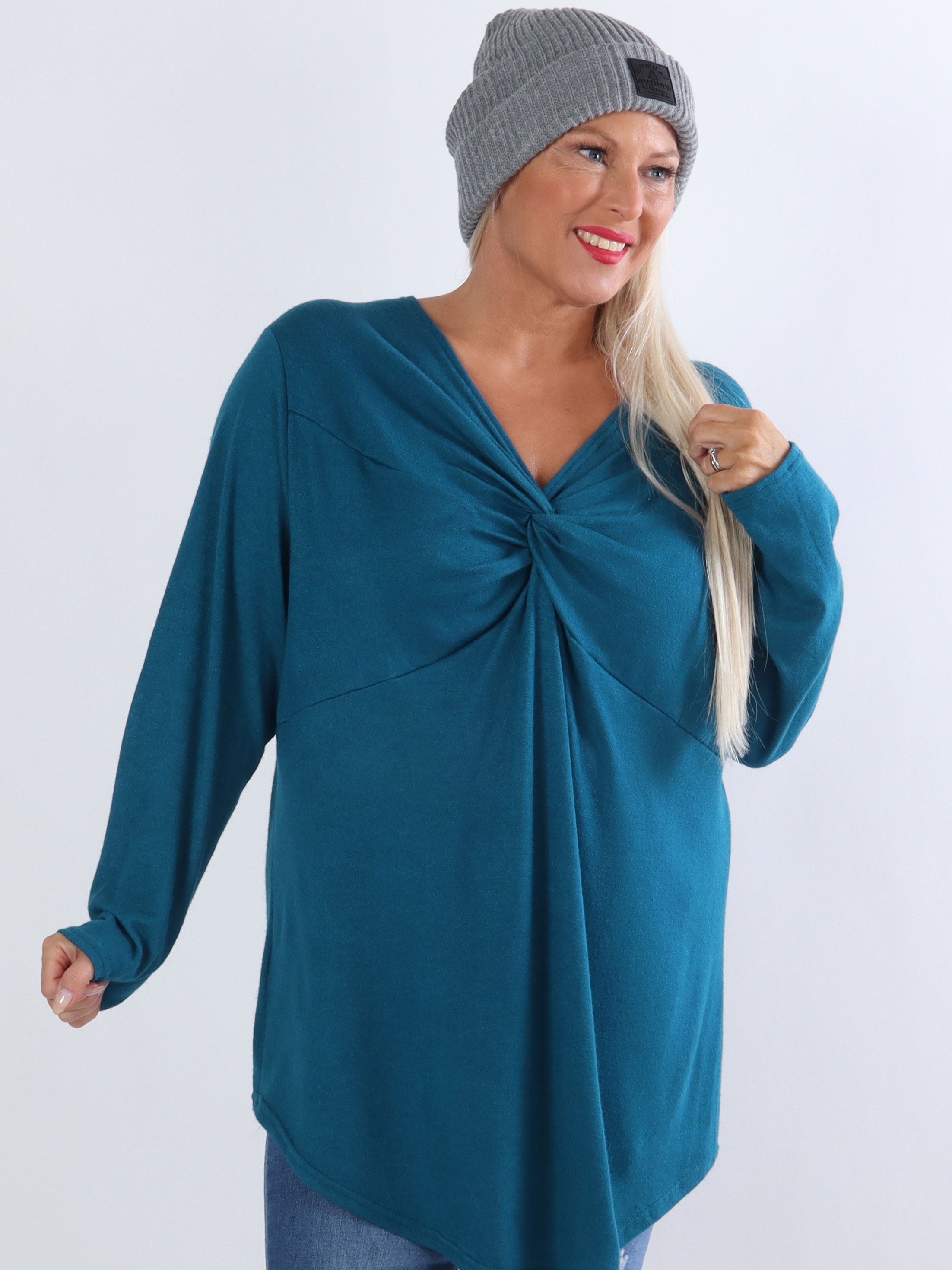Linn - Blød plus size bluse med knude på brystet
